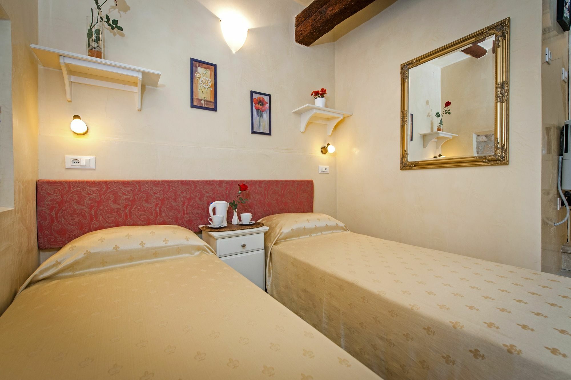 Guest House Sotto I Volti Centro Storico Rovinj Buitenkant foto
